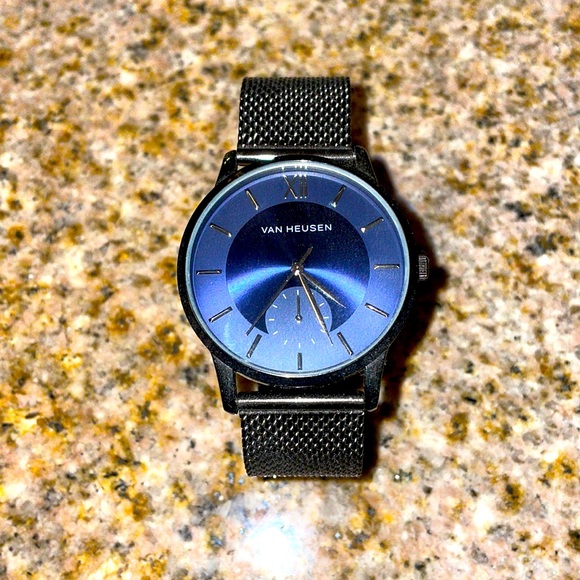 Van Heusen Watch - Picture 1 of 3